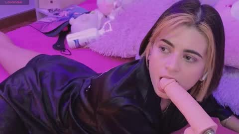 bella_thixx online show from 22, 4, 2026