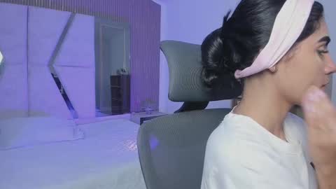 Snapshot of bellaastorm chatting on 2, 10, 2025 bellaastorm online show from 2, 10, 2025