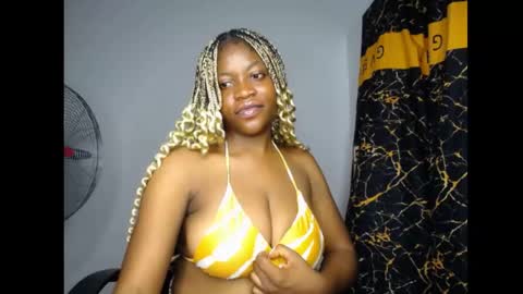 Snapshot of bellababy7 chatting on 12, 5, 2026 bella online show from 12, 5, 2026