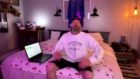 Snapshot of bellabeanz chatting on 17, 2, 2025 Roxy Rain online show from 17, 2, 2025