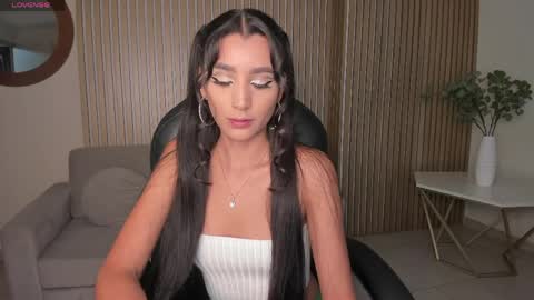  Bella C  online show from 19, 4, 2026