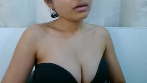 bellacrystall online show from 15, 1, 2026