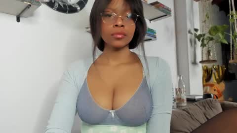 Snapshot of bellahproudly chatting on 27, 5, 2026 Bellah online show from 27, 5, 2026