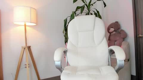 Bella Mia online show from 25, 4, 2026