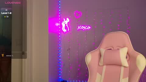 Bella Monroe online show from 15, 7, 2026