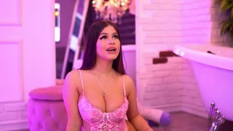 Bella online show from 12, 9, 2025