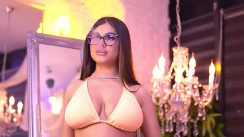 Bella online show from 2, 10, 2025