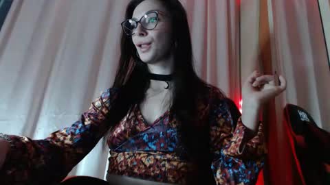 Snapshot of bellaqueen0701 chatting on 23, 2, 2025 bellaqueen0701 online show from 23, 2, 2025