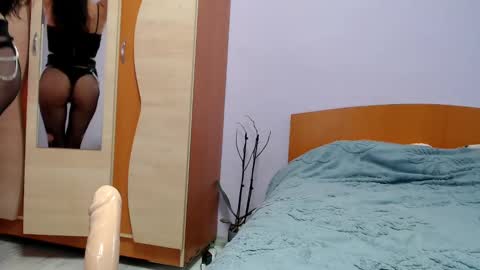 Snapshot of bellaqueen0701 chatting on 28, 2, 2025 bellaqueen0701 online show from 28, 2, 2025