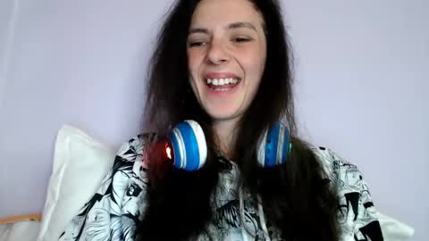 Snapshot of bellaqueen0701 chatting on 4, 3, 2025 bellaqueen0701 online show from 4, 3, 2025