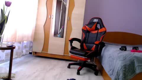 Snapshot of bellaqueen0701 chatting on 10, 3, 2025 bellaqueen0701 online show from 10, 3, 2025