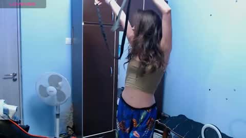 Snapshot of bellaqueen0701 chatting on 18, 9, 2025 bellaqueen0701 online show from 18, 9, 2025