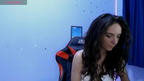 Snapshot of bellaqueen0701 chatting on 19, 9, 2025 bellaqueen0701 online show from 19, 9, 2025