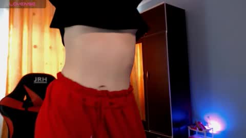 Snapshot of bellaqueen0701 chatting on 9, 10, 2025 bellaqueen0701 online show from 9, 10, 2025