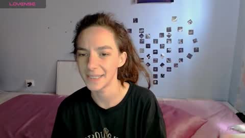 Snapshot of bellaqueen0701 chatting on 20, 11, 2025 bellaqueen0701 online show from 20, 11, 2025