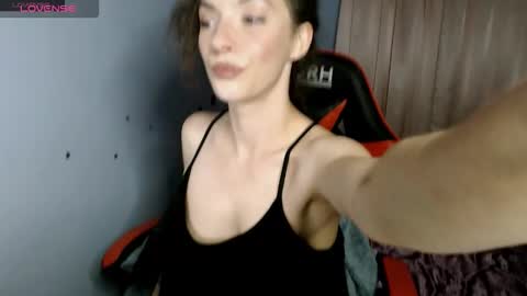 Snapshot of bellaqueen0701 chatting on 14, 12, 2025 bellaqueen0701 online show from 14, 12, 2025