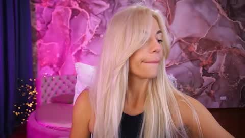 Bella online show from 20, 10, 2025