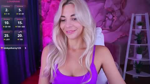 Bella online show from 4, 12, 2025