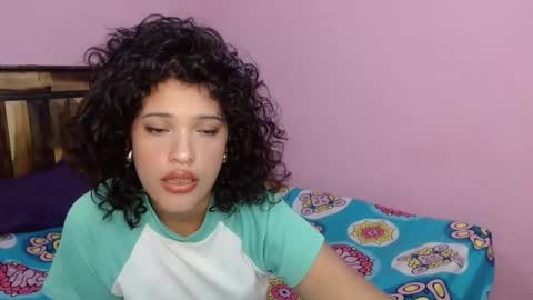 Snapshot of belle_katty000 chatting on 22, 12, 2025 SOFIA online show from 22, 12, 2025