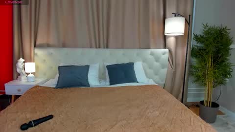 Snapshot of belle_wa1ker chatting on 23, 10, 2025 Belle online show from 23, 10, 2025