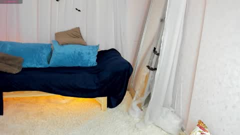 Snapshot of belle_wa1ker chatting on 7, 11, 2025 Belle online show from 7, 11, 2025