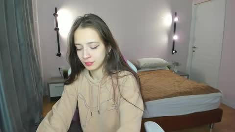 Snapshot of belle_wa1ker chatting on 13, 11, 2025 Belle online show from 13, 11, 2025