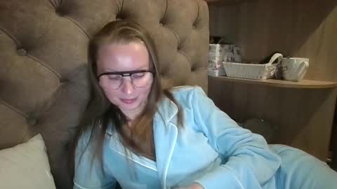 Snapshot of belleamiee chatting on 16, 10, 2025 Amelia online show from 16, 10, 2025