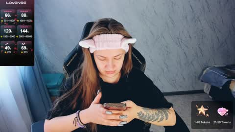 Your Annabelle Wolf  online show from 3, 2, 2025