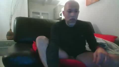 Snapshot of benbare13 chatting on 10, 11, 2025 benbare13 online show from 10, 11, 2025