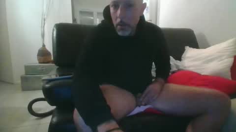 Snapshot of benbare13 chatting on 11, 11, 2025 benbare13 online show from 11, 11, 2025