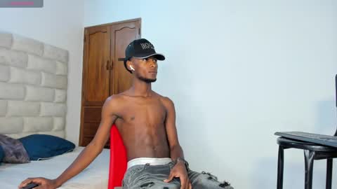 Snapshot of benbrownn chatting on 18, 11, 2025 online show from 18, 11, 2025