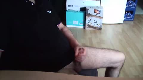 Snapshot of benny220741 chatting on 8, 12, 2024 benny220741 online show from 8, 12, 2024