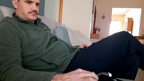 Snapshot of benoitgmx12 chatting on 27, 11, 2025 benoitgmx12 online show from 27, 11, 2025