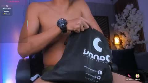 Snapshot of bento_fox chatting on 15, 10, 2025 bento_fox online show from 15, 10, 2025