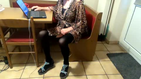 Bernadetanylon online show from 23, 7, 2026