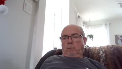 bernard1102 online show from 2, 12, 2024