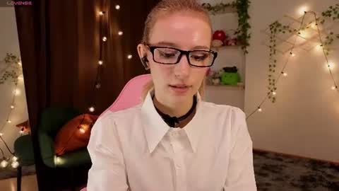 Hi Im NikaComing back online on Monday 3 online show from 17, 6, 2026