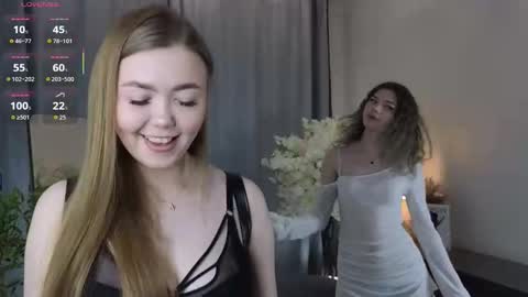 Snapshot of berry_bloom chatting on 23, 10, 2025 Aurora online show from 23, 10, 2025