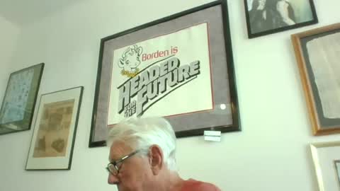 Snapshot of bestshot1951 chatting on 2, 6, 2026 bestshot1951 online show from 2, 6, 2026