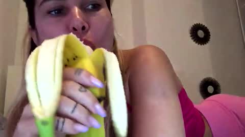 Snapshot of betty199175798 chatting on 9, 10, 2025 betty199175798 online show from 9, 10, 2025