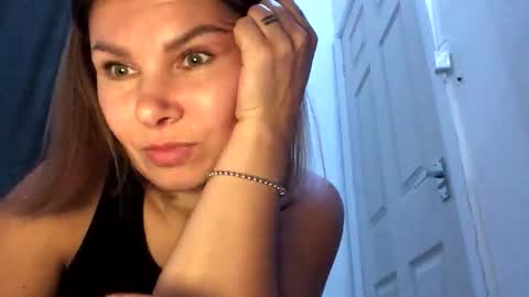 Snapshot of betty199175798 chatting on 14, 10, 2025 betty199175798 online show from 14, 10, 2025