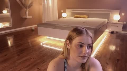 Bettys Room online show from 24, 12, 2024