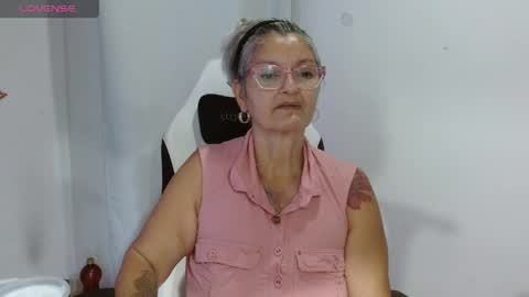 Snapshot of bety_cum3 chatting on 29, 4, 2026 bibiana online show from 29, 4, 2026