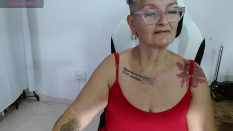 Snapshot of bety_cum3 chatting on 10, 5, 2026 bibiana online show from 10, 5, 2026