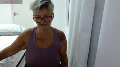 Snapshot of bety_cum3 chatting on 25, 5, 2026 bibiana online show from 25, 5, 2026