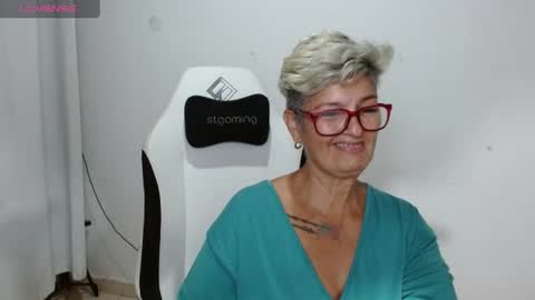 Snapshot of bety_cum3 chatting on 9, 6, 2026 bibiana online show from 9, 6, 2026