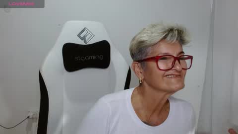 Snapshot of bety_cum3 chatting on 10, 6, 2026 bibiana online show from 10, 6, 2026