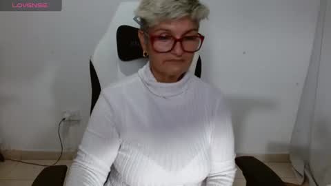 Snapshot of bety_cum3 chatting on 11, 6, 2026 bibiana online show from 11, 6, 2026