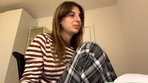Lina online show from 9, 5, 2026