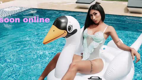 Nicolle Aviles online show from 4, 1, 2025